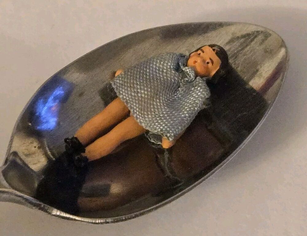 Rare German Hertwig Carl Horn Tiny 1" Jointed Miniature Doll - Picture 4 of 11